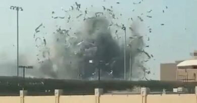 মার্কিন সেনা পলায়ন — বাহরাইনে ইরানের হামলার পর ক্ষতিগ্রস্ত মার্কিন নৌঘাঁটি