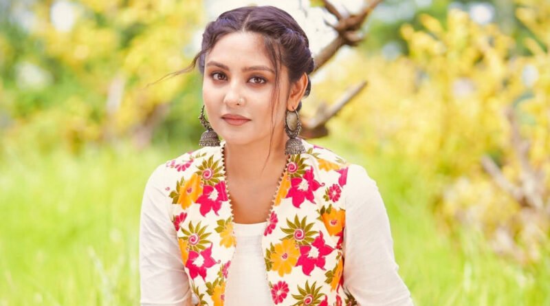 নাজনীন নীহার ফেসবুক রিলেশনশিপ স্ট্যাটাস পরিবর্তনের খবর